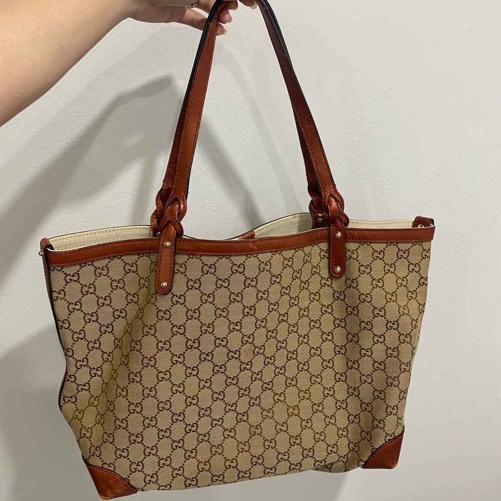 ❌SOLD❌ Gucci Tote Shoulder Bag with Pouch